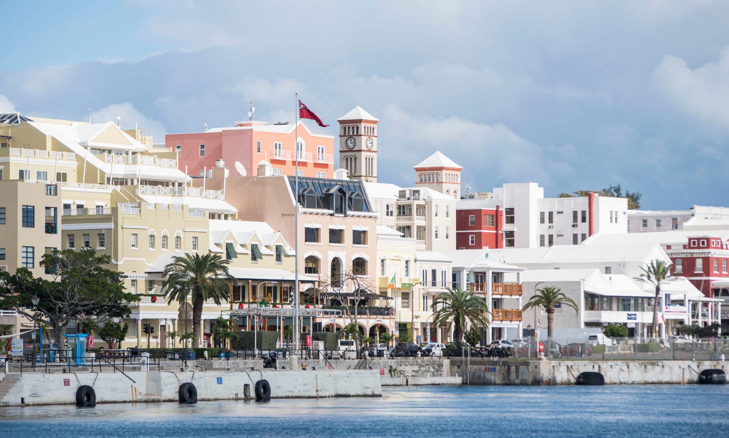 Trio of law firms advise as offshore leader takes external investment